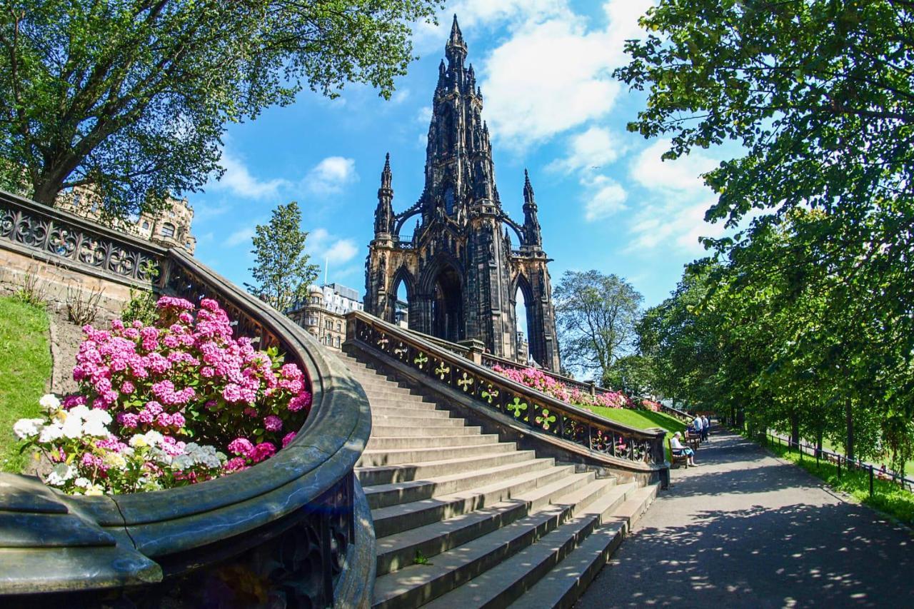 Spacious City Centre Family Room Edinburgh Bagian luar foto