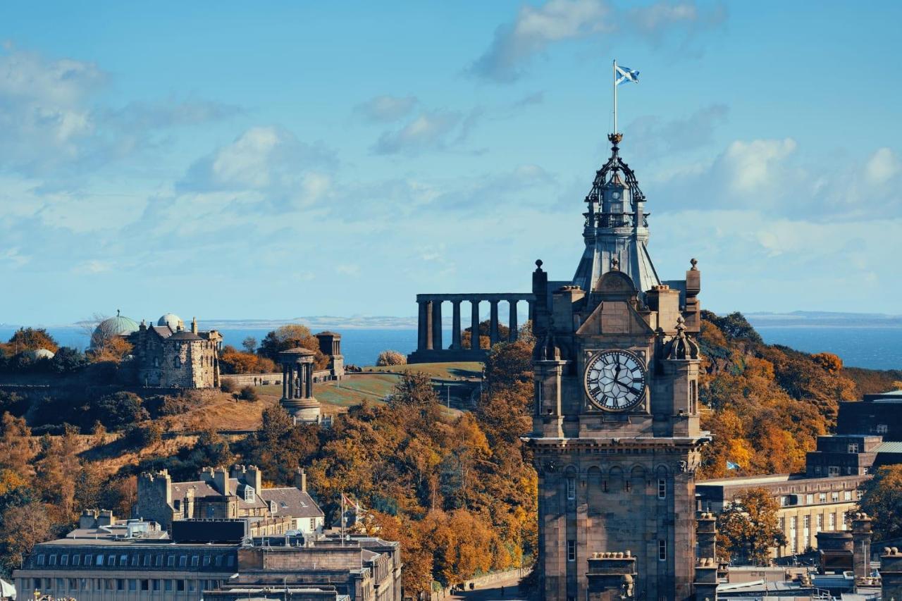 Spacious City Centre Family Room Edinburgh Bagian luar foto
