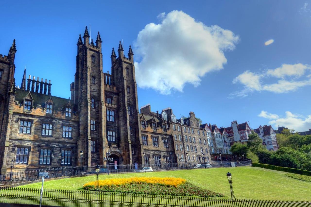 Spacious City Centre Family Room Edinburgh Bagian luar foto